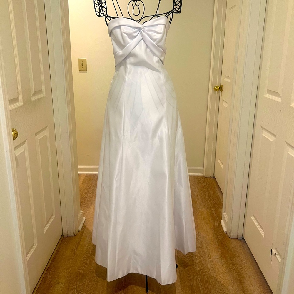 ✅🆕Jessica McClintock elegant wedding / event dress/ prom dress